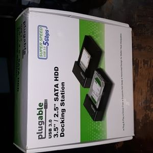 NIB. Plugable USB 3.0 3.5"/2.5" SATA HDD Docking Station (SKU MB 2)